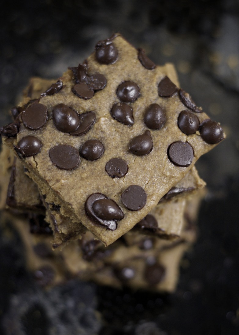 Chickpea Blondies (gluten free, vegan)
